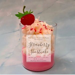 🍓Strawberry Shortcake Candle🍓